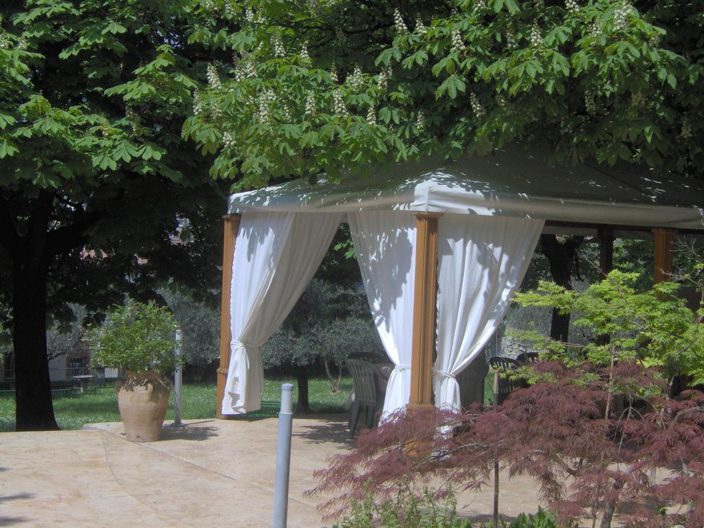Albergo Ristorante Aquila Sulzano Buitenkant foto