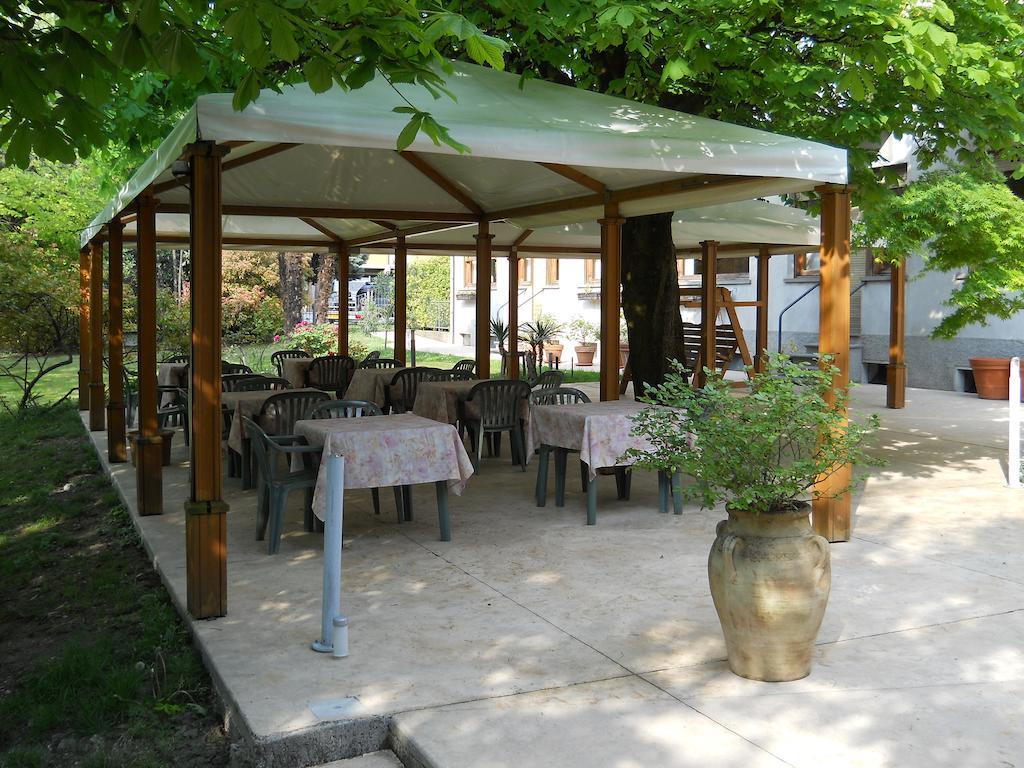 Albergo Ristorante Aquila Sulzano Buitenkant foto