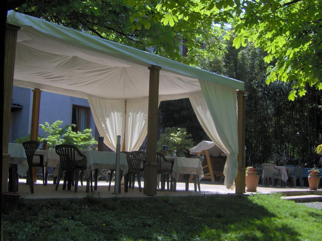 Albergo Ristorante Aquila Sulzano Buitenkant foto